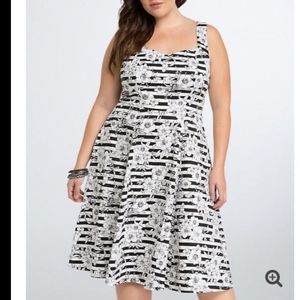 Torrid open back dress black and white